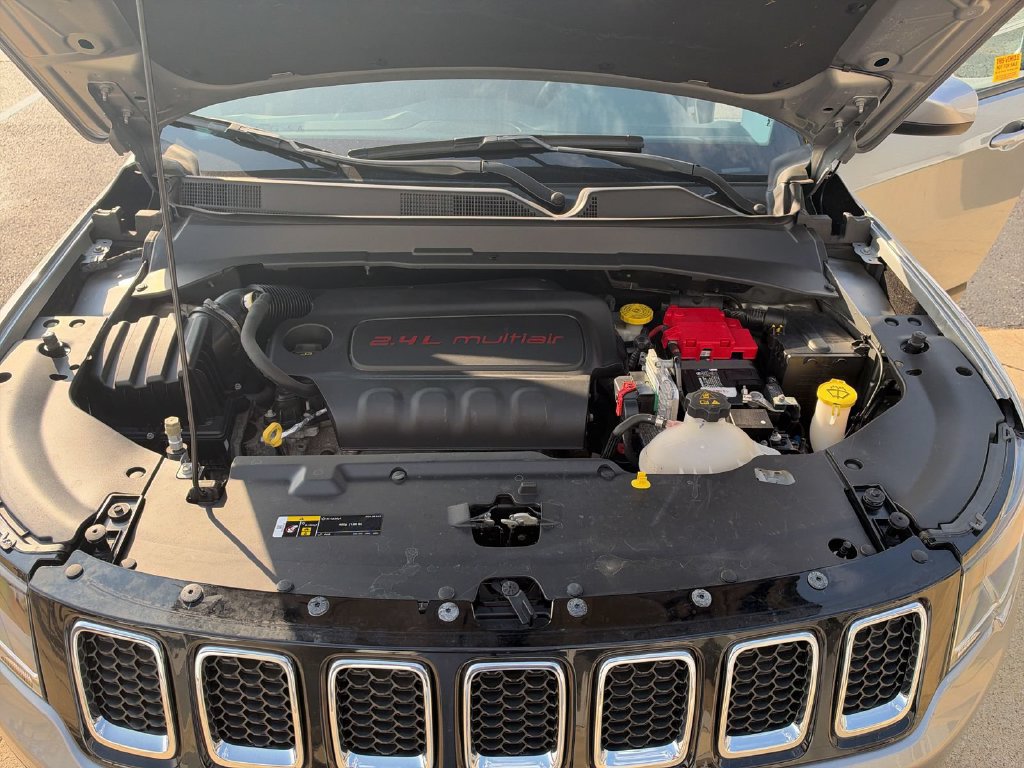 Used 2021 Jeep Compass Latitude w/ Convenience Group AWD/4WD image 18
