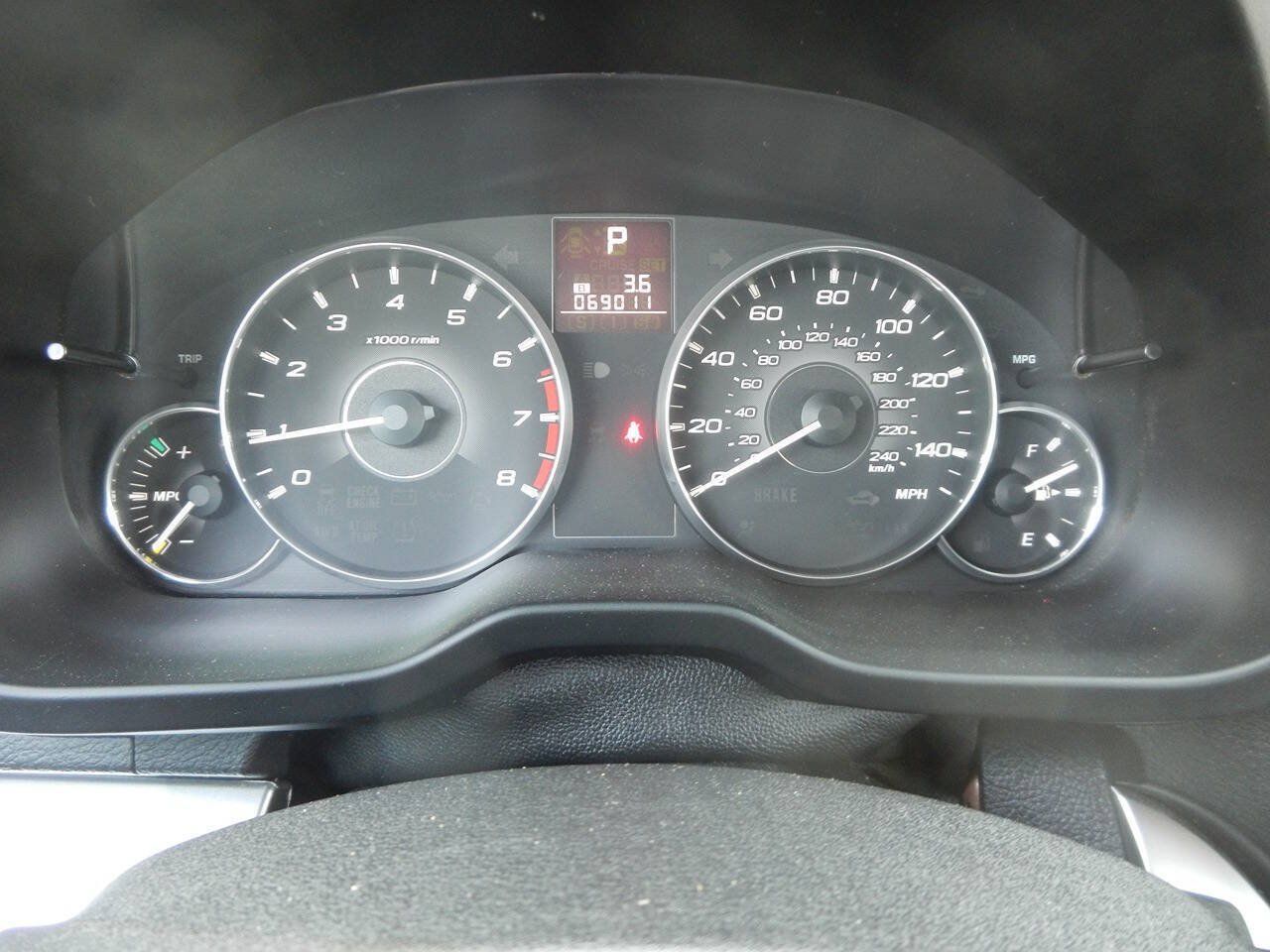 Used 2011 Subaru Legacy 2.5i Premium w/ All-Weather Pkg AWD/4WD image 3