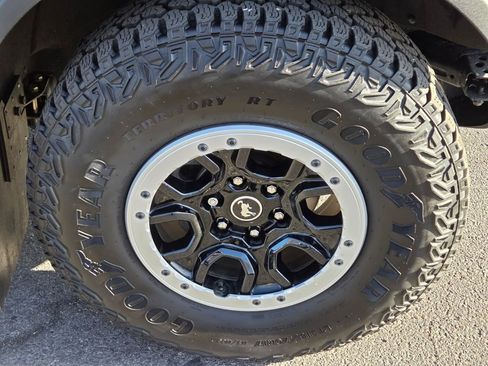 Used 2025 Ford Bronco Badlands AWD/4WD image 9