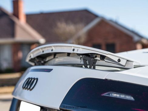 Used 2015 Audi R8 V8 w/ Full Leather Package image 99