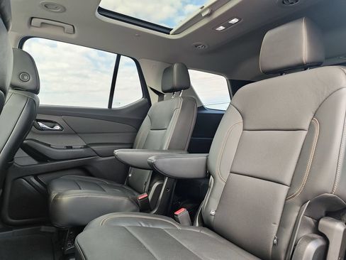 Used 2020 Chevrolet Traverse Premier FWD image 14
