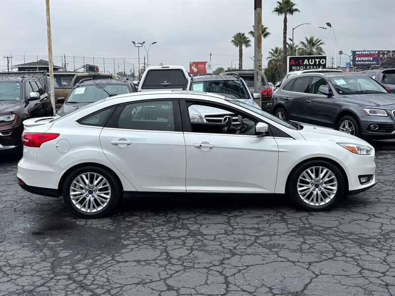 Used 2015 Ford Focus Titanium w/ Titanium Technology Package FWD image 2