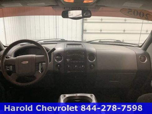 Used 2005 Ford F150 XLT image 13