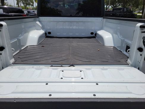 Used 2024 Jeep Gladiator Sport AWD/4WD image 6