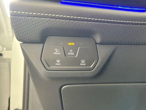 New 2025 Volkswagen Atlas Cross Sport SEL Premium R-Line image 17