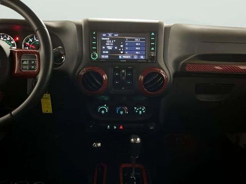 Used 2018 Jeep Wrangler Unlimited Sport S image 33