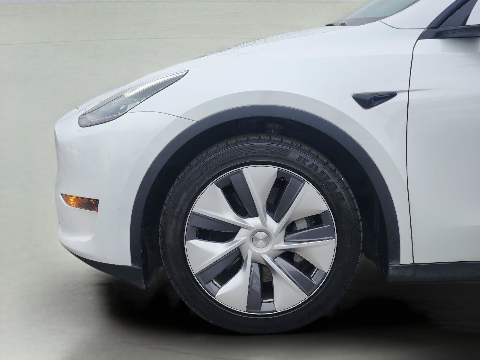 Used 2023 Tesla Model Y Long Range AWD/4WD image 9