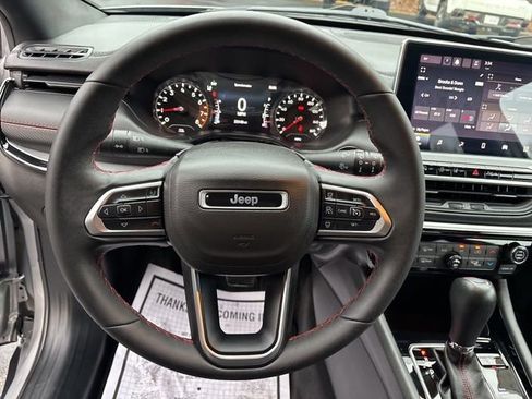 Used 2023 Jeep Compass Trailhawk AWD/4WD image 32