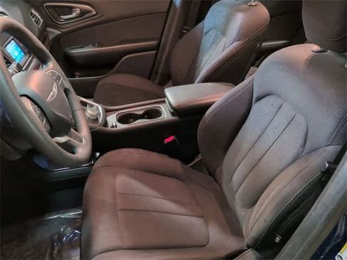 Used 2015 Chrysler 200 Limited image 15