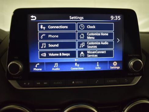 Used 2025 Nissan Sentra SR w/ SR Premium Package FWD image 22