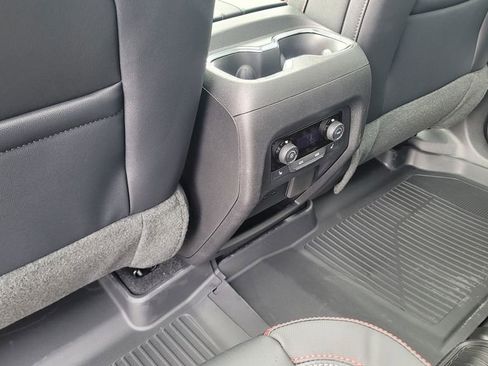 New 2026 Chevrolet Traverse RS image 28