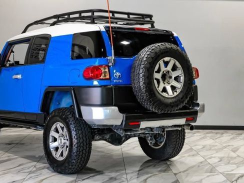 Used 2007 Toyota FJ Cruiser 4WD w/ Upgrade Pkg 2 image 14