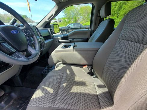 Used 2018 Ford F150 XLT image 3