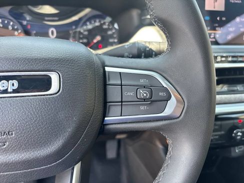 Used 2024 Jeep Compass Latitude AWD/4WD image 18