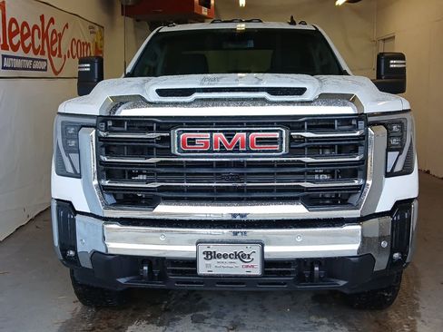 New 2025 GMC Sierra 2500 SLE w/ SLE Value Package; image 3