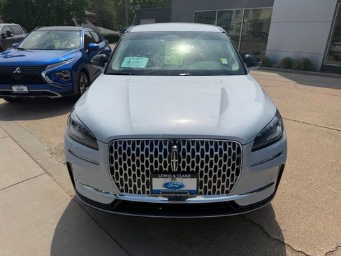 Used 2025 Lincoln Corsair AWD w/ Equipment Group 101A image 2