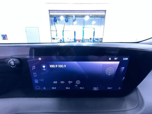 Used 2025 Buick Encore GX Preferred FWD image 25