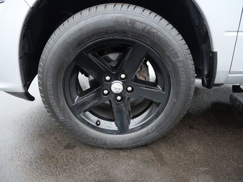 Used 2017 RAM 1500 Express w/ Express Value Package image 30