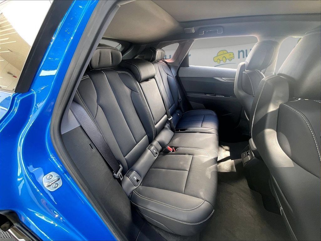 Used 2025 Cadillac Optiq Luxury 2 AWD/4WD image 15