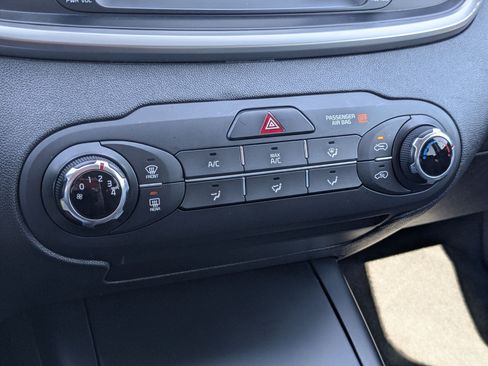 Used 2020 Kia Sorento FWD V6 image 24