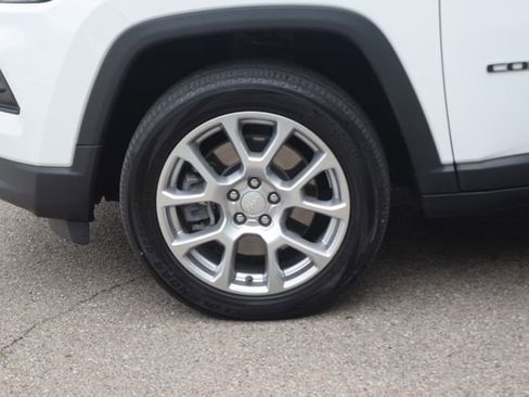 Used 2023 Jeep Compass Latitude AWD/4WD image 26