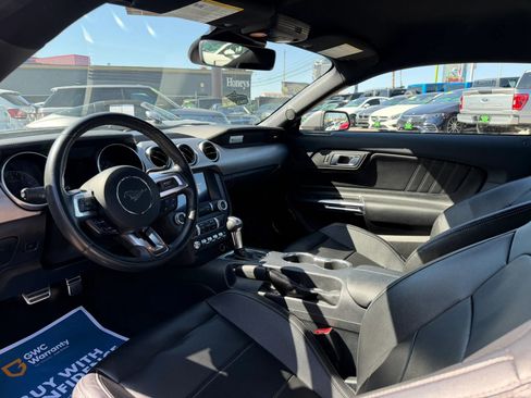 Used 2022 Ford Mustang Premium RWD image 10