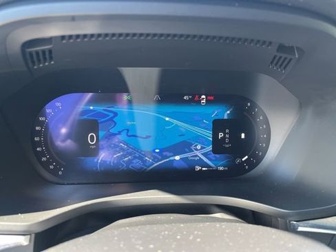 Certified 2023 Volvo XC60 B5 Plus AWD/4WD image 32