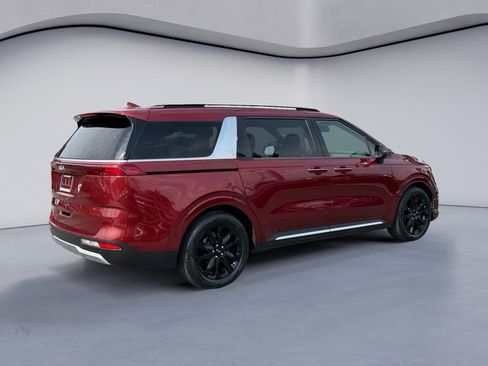 Used 2022 Kia Carnival SX image 5