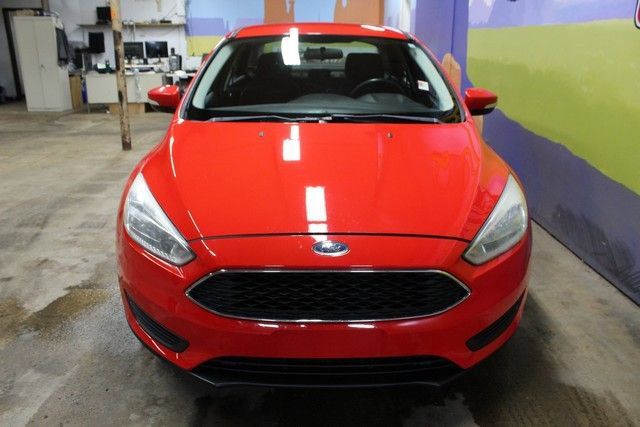 Used 2016 Ford Focus SE w/ SE Winter Package FWD image 2
