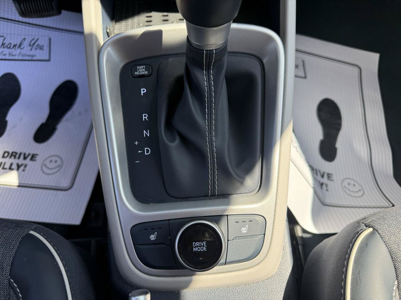 Used 2025 Hyundai Venue Limited FWD image 10
