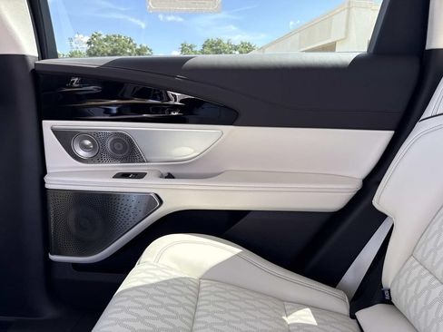 New 2026 Lincoln Nautilus Black Label AWD/4WD image 15