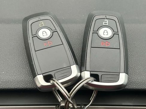 Used 2020 Ford Escape SE image 16