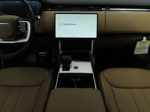 New 2026 Land Rover Range Rover Long Wheelbase SE image 13