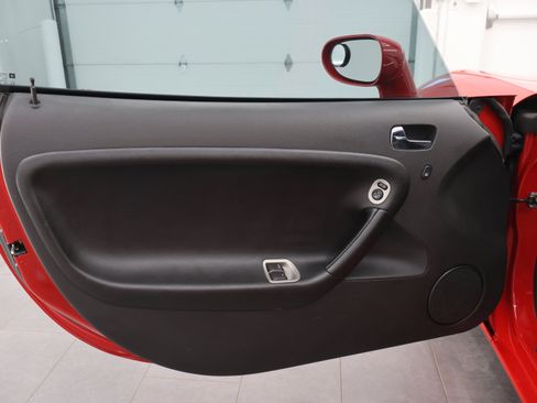Used 2007 Pontiac Solstice GXP w/ Premium Package RWD image 30
