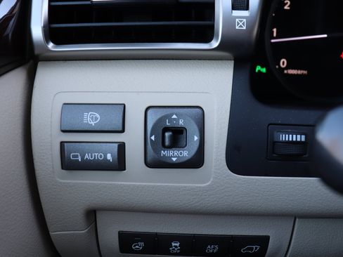 Used 2013 Lexus LX 570 4WD image 78