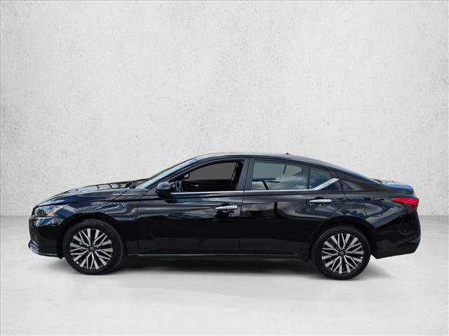 Used 2025 Nissan Altima 2.5 SV FWD image 9