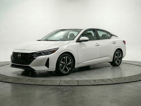 Used 2025 Nissan Sentra SV image 3