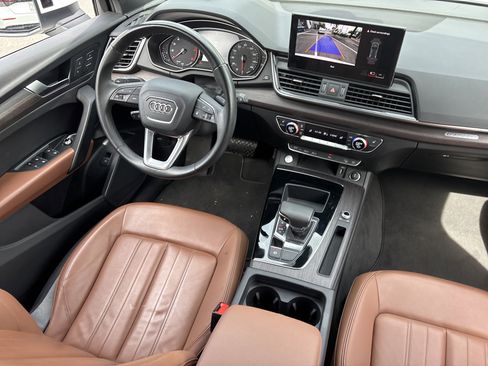 Used 2023 Audi Q5 2.0T Premium w/ Convenience Package AWD/4WD image 12