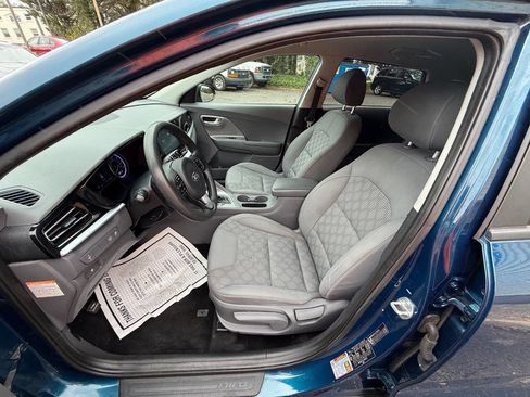 Used 2020 Kia Niro LX FWD image 11
