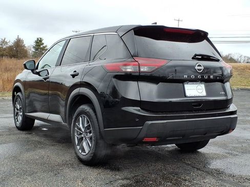 Used 2024 Nissan Rogue S AWD/4WD image 29
