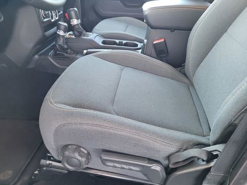 Certified 2025 Jeep Wrangler Unlimited Sahara w/ Safety Group image 17