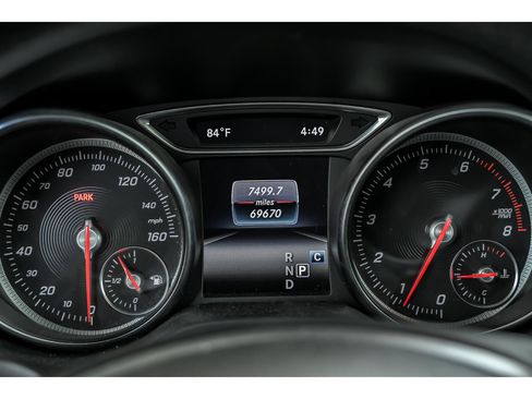 Used 2019 Mercedes-Benz GLA 250 4MATIC image 16