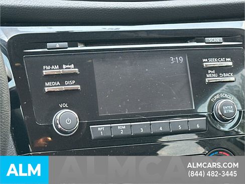 Used 2017 Nissan Rogue S AWD/4WD image 32