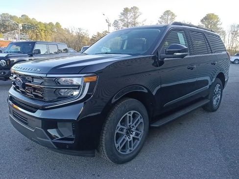 New 2026 Ford Expedition Active image 7