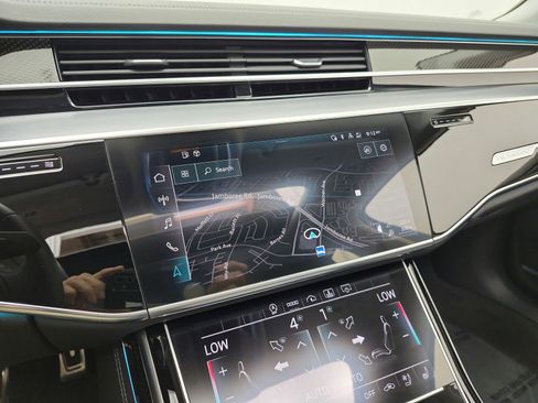 Used 2022 Audi S8 image 13