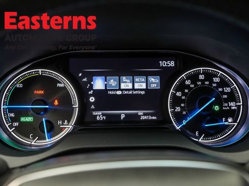 Used 2024 Toyota Venza LE image 32