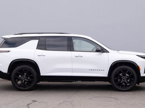New 2026 Chevrolet Traverse RS w/ LPO, Floor Liner Package AWD/4WD image 29