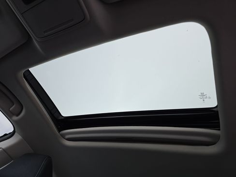 Certified 2024 Honda Accord EX image 28