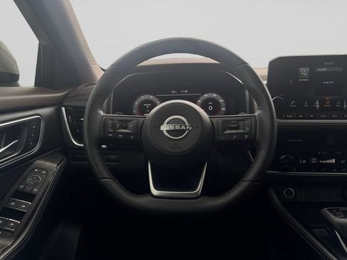 Used 2023 Nissan Rogue Platinum w/ Platinum Premium Package FWD image 11
