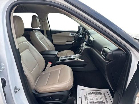 Used 2022 Ford Explorer XLT w/ Equipment Group 202A AWD/4WD image 24